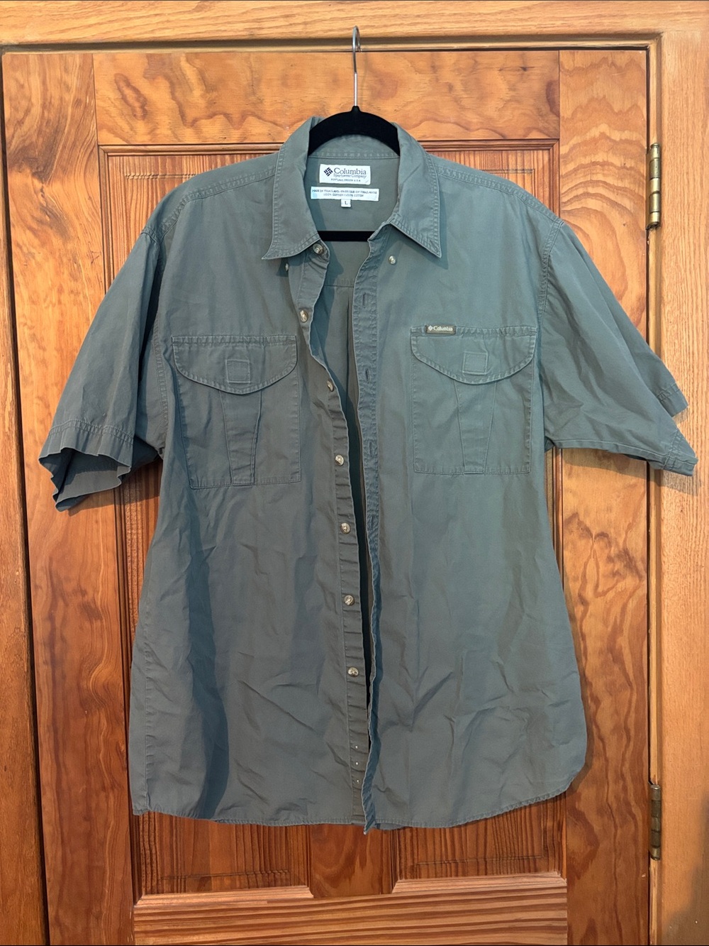 Columbia Men's Short-Sleeve Button-Up Shirt in Olive